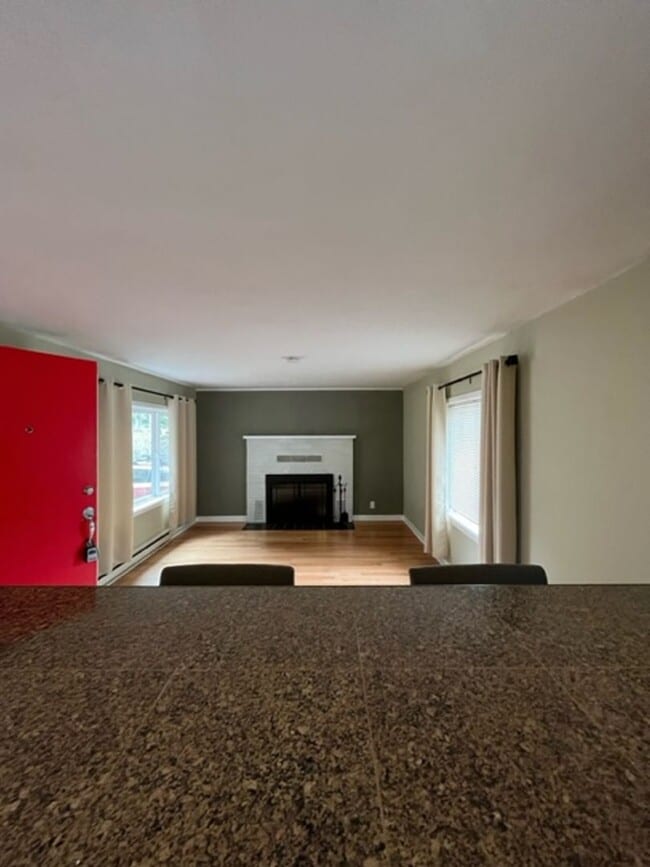Building Photo - Charming one level 2 bedroom 1 bath house ...