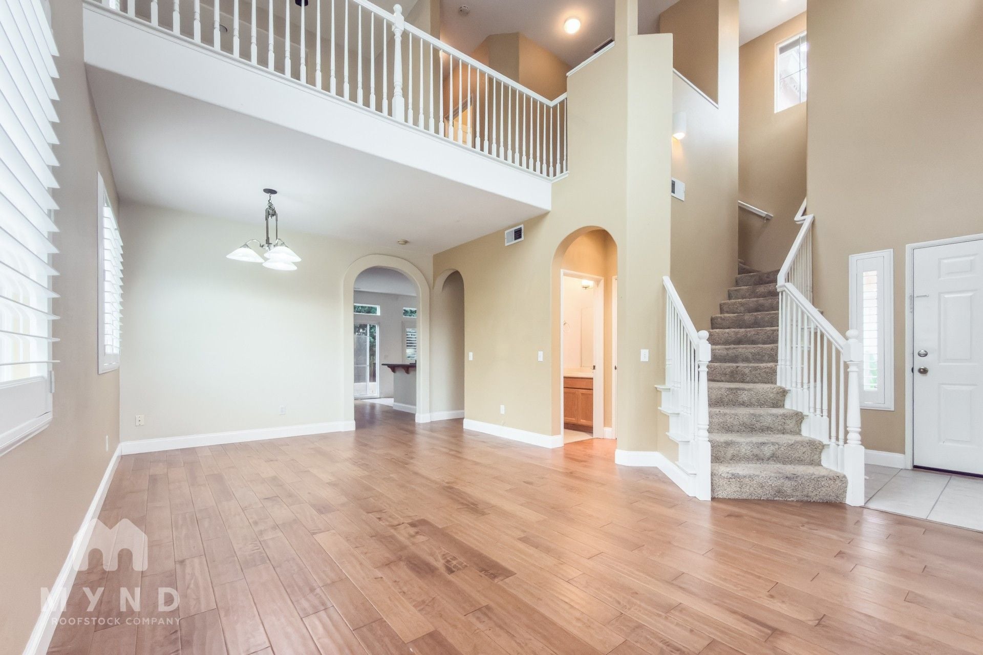 Building Photo - 305 Diamante Way
