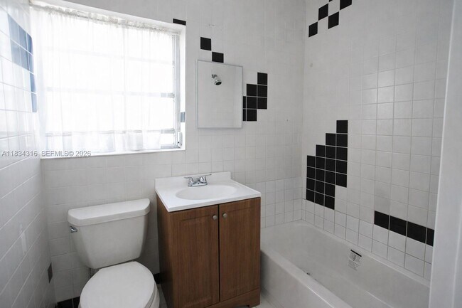 Building Photo - 3110 SW 33rd Ave