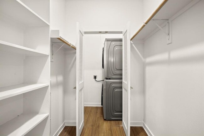 Building Photo - 4361 S Congress Ave