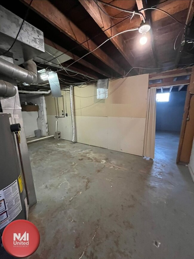 Building Photo - Four bedroom, two bathroom home for rent