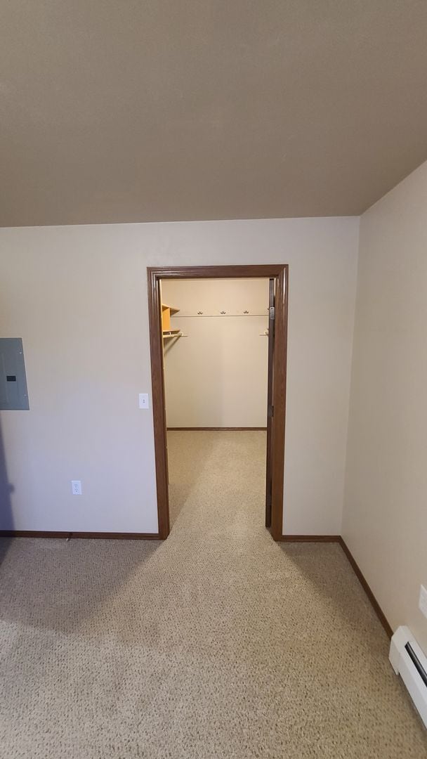 Building Photo - 1 Bed, 1 Bath 930 Sq Ft 2nd Floor