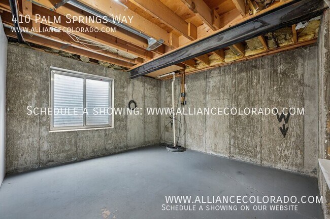 Building Photo - 410 Palm Springs Way