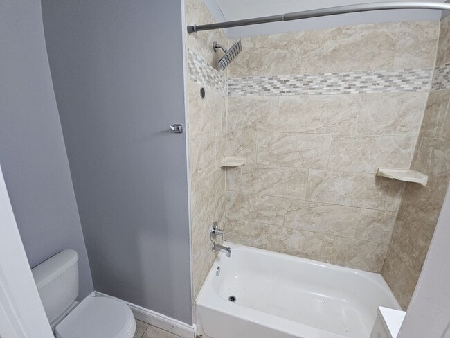 Building Photo - 5 Bedroom Townhouse in Pigtown