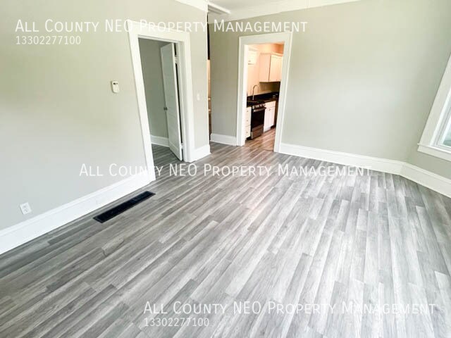 Building Photo - 3717 Archwood Ave