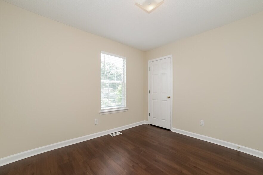 Building Photo - 83 Seals Dr