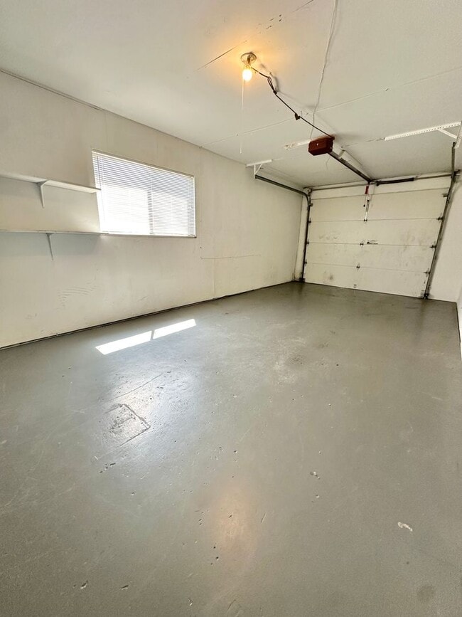 Building Photo - 745 Nyssa Dr