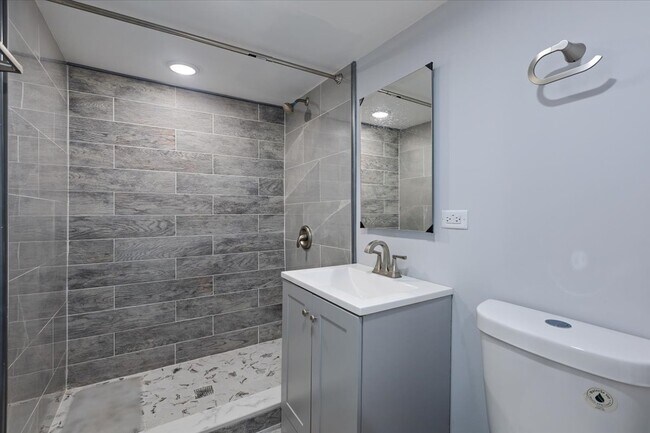 Building Photo - 9107 S Dante Ave