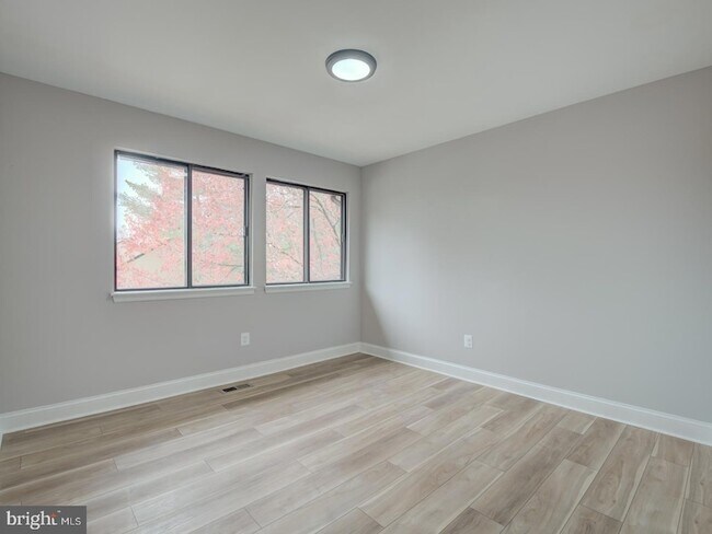 Building Photo - 20465 Waters Point Ln