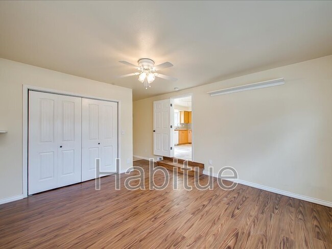 Building Photo - 4919 W Wylie Ln