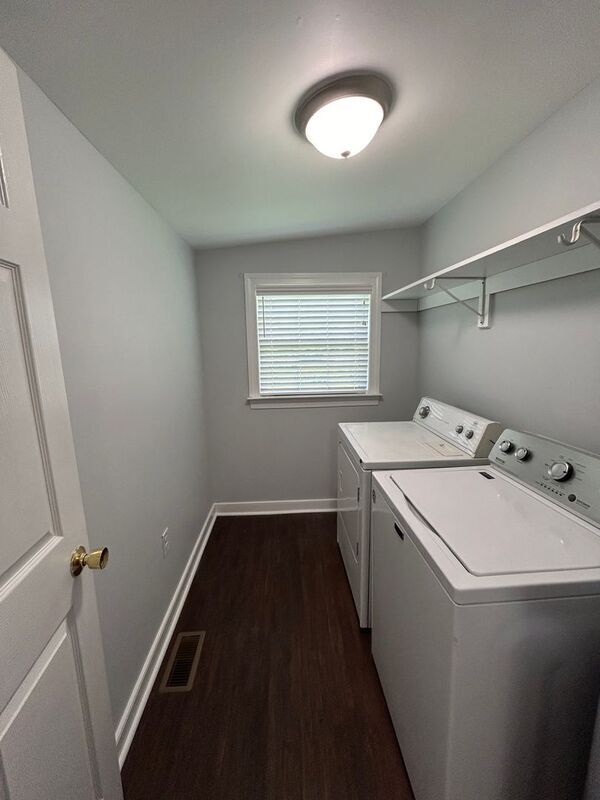 Building Photo - 11200 New Town Rd