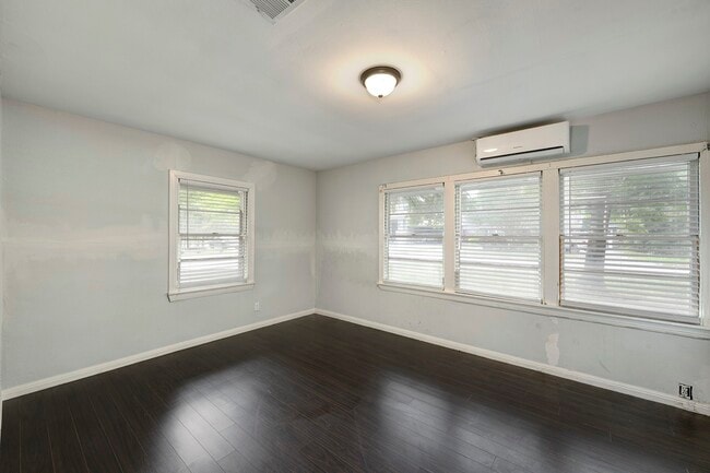 Building Photo - 4626 Evergreen St