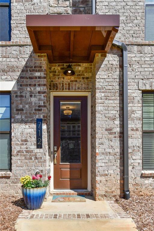 Building Photo - 712 Alden Dr