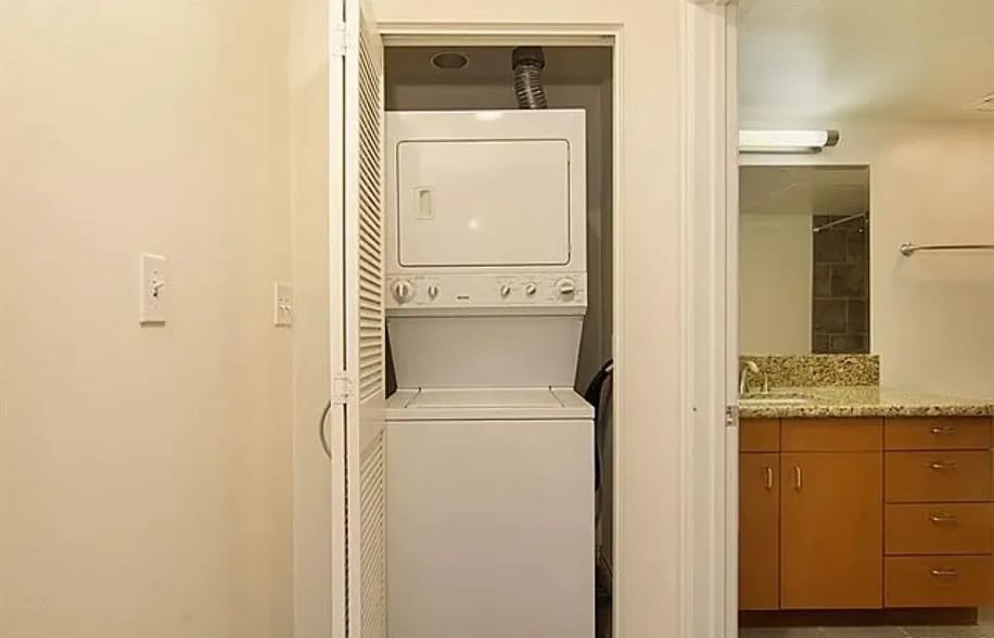 Building Photo - 550 15th St