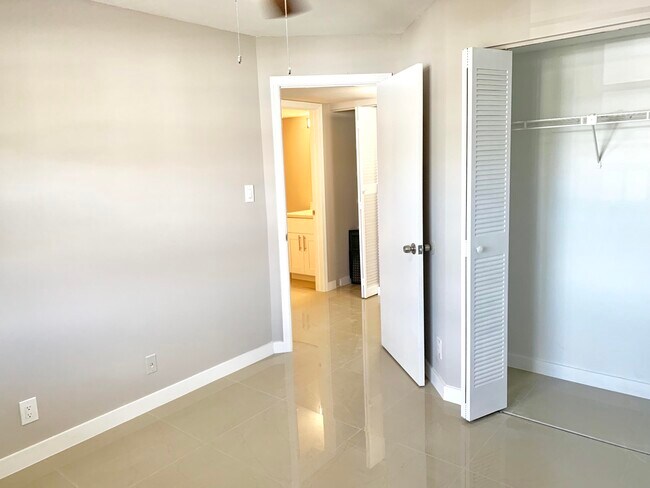 Building Photo - 2750 Forest Hills Blvd