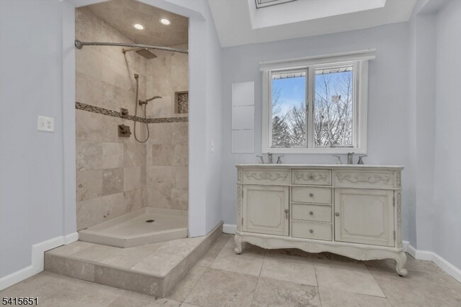 Building Photo - 323 Van Houten Ave