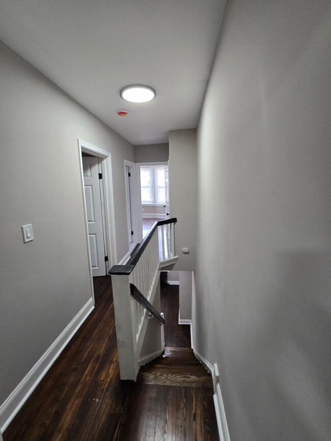 Building Photo - 2219 Bonaffon St