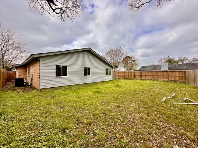 Building Photo - 13754 Shirebrook Dr
