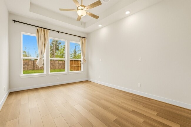 Building Photo - 4615 Bridgewood Dr