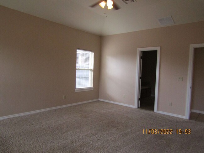 Building Photo - PETS NEGOTIABLE  !!!