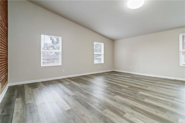 Building Photo - 3035 McLendon Cir NW