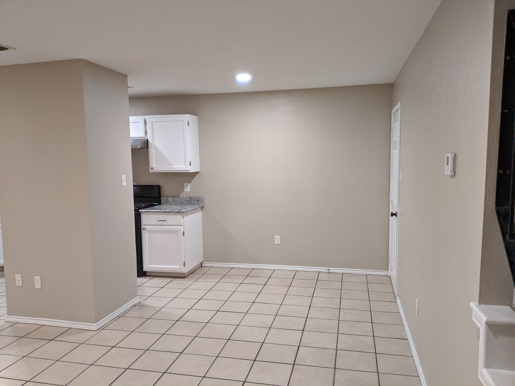 Building Photo - 536 waco st