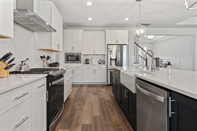 Building Photo - 5166 Cloverland Way