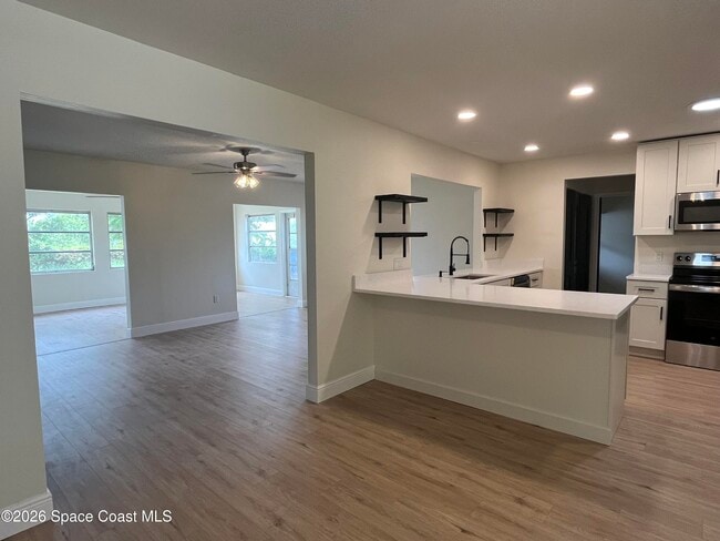 Building Photo - 1171 Riviera Dr NE