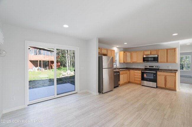 Building Photo - 458 Country Pl Dr