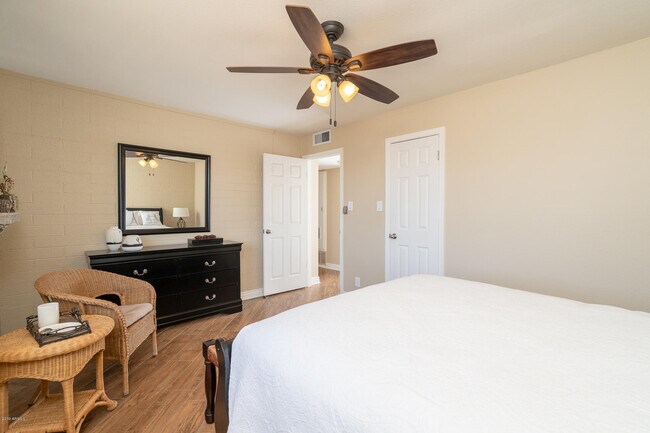 Building Photo - 12477 N Augusta Dr