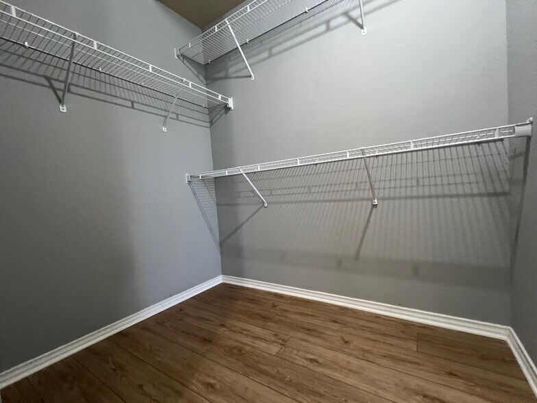 Building Photo - 8011 Rustic Park