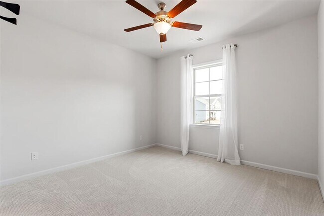 Building Photo - 7595 Tiberon Pkwy