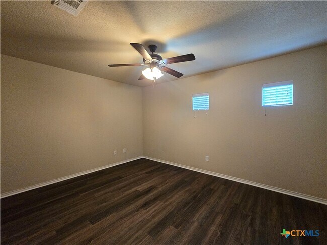 Building Photo - 294 Rosalie Dr