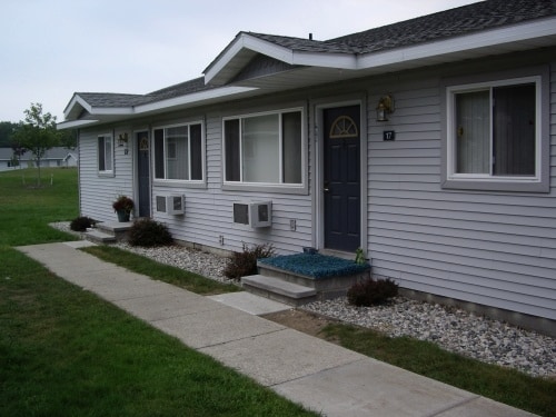 Primary Photo - Gull Pointe Apartments