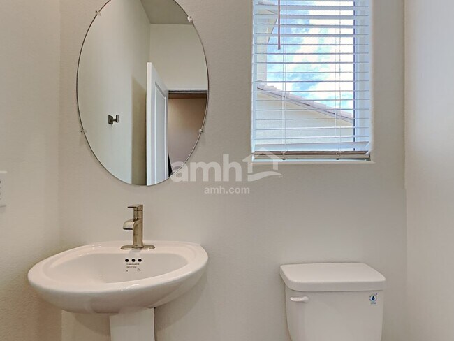 Building Photo - 716 Terrain Star Ave