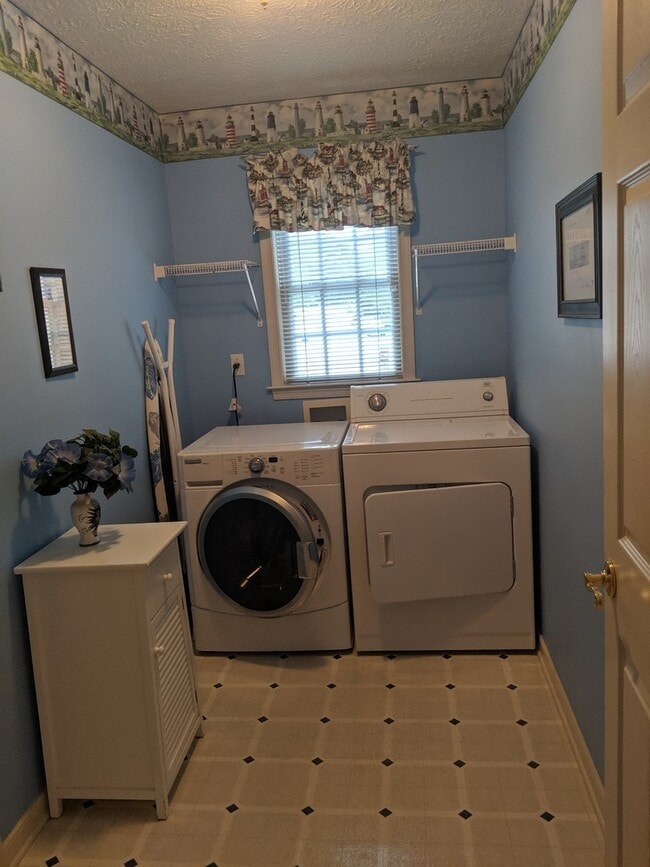 Building Photo - Huge 4 Bedroom Chester Transitional in Stoney Glen West with 2 Car Garage, $2225.00 p/month!