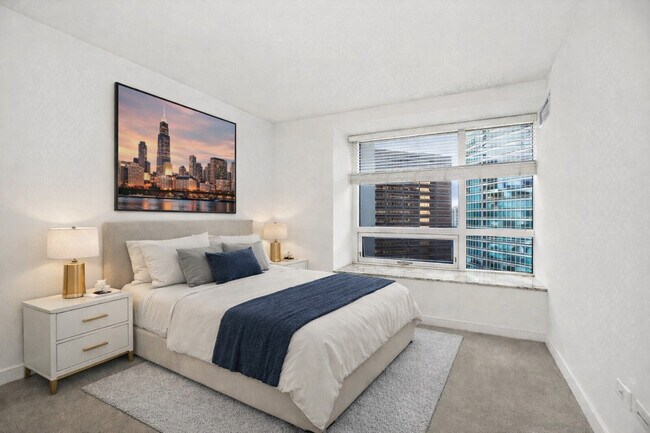 Building Photo - 512 N McClurg Ct