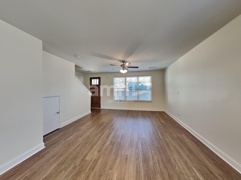 Building Photo - 5516 Central Grove Sq