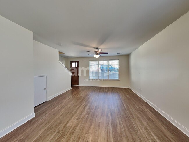 Building Photo - 5516 Central Grove Sq