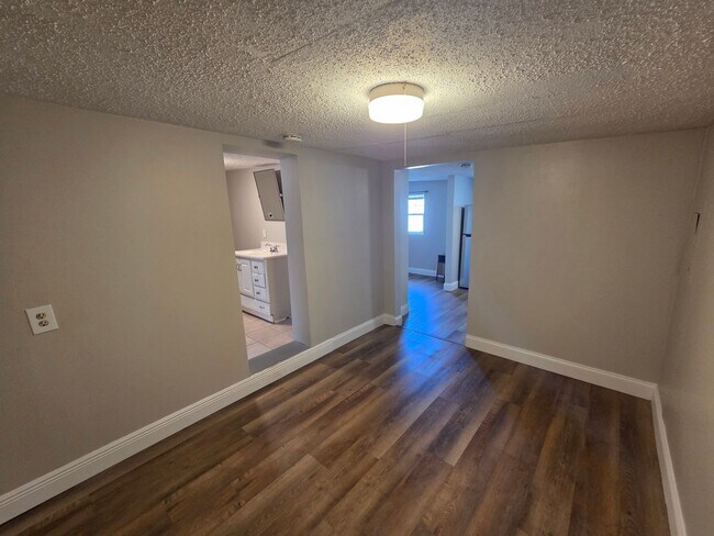 Building Photo - 1525 Oak Ave