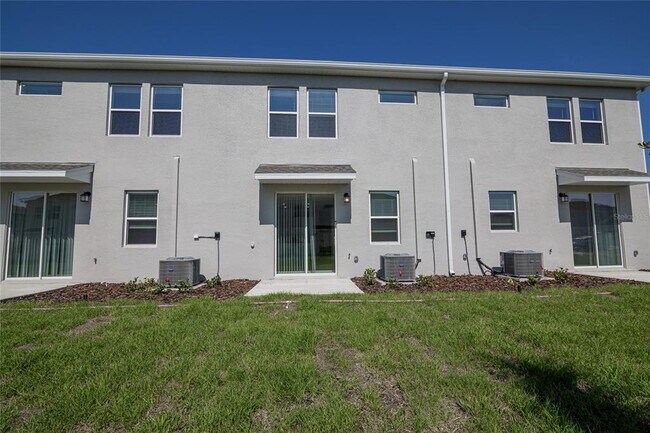 Building Photo - 2642 Runners Cir