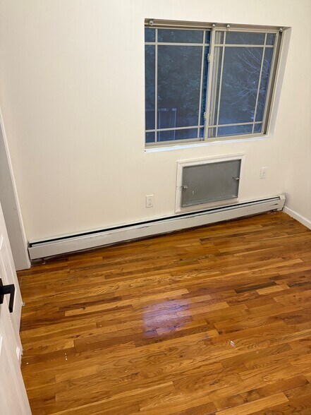 Bathroom 1 -Hallway - 13551 223rd St
