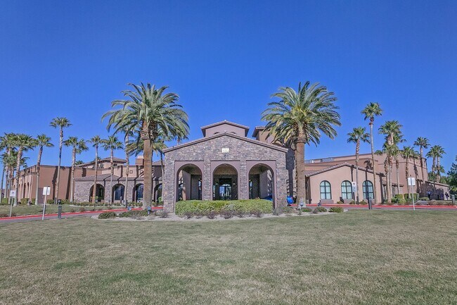 Building Photo - Luxury Living in Henderson's Tuscany: Spacious 4 Bedroom Home with Expansive Yard & More!