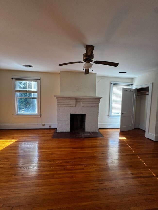 Building Photo - 3BR/2BA House in Five Points