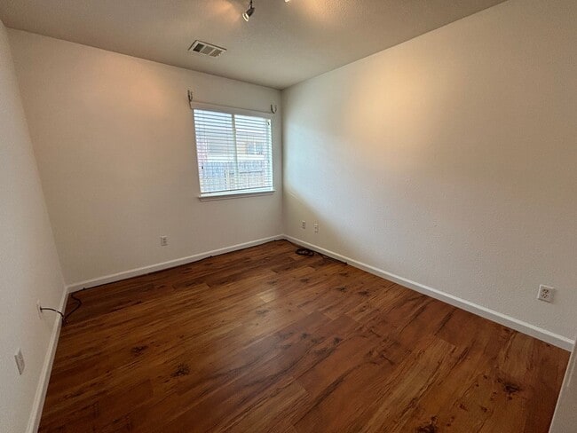 Building Photo - Gaston-Sheldon -Pflugerville