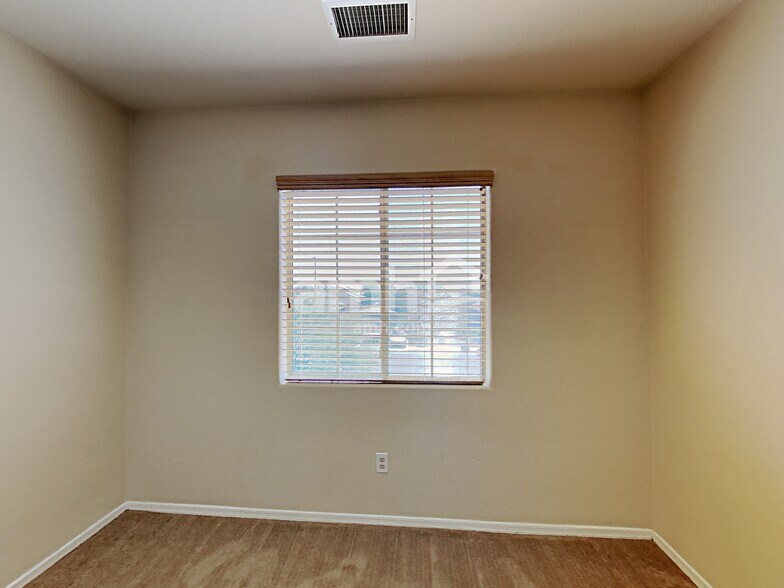 Building Photo - 17514 W Ocotillo Ave