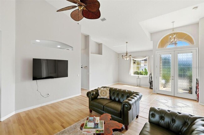 Building Photo - 2499 Silver Palm Rd