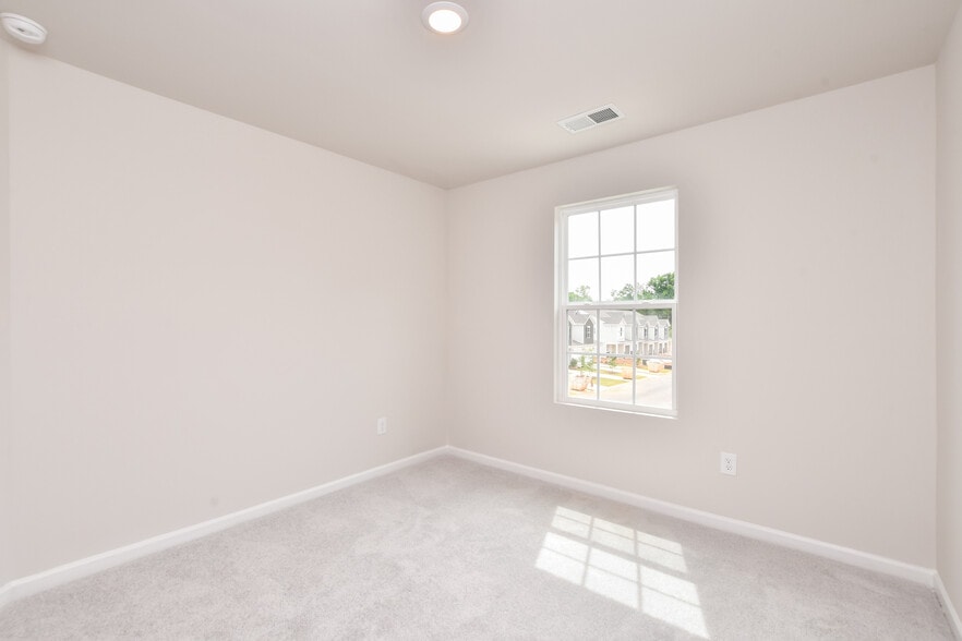 Building Photo - 717 McKissick Dr