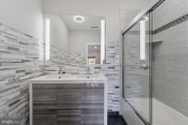 Building Photo - 290 Byberry Rd