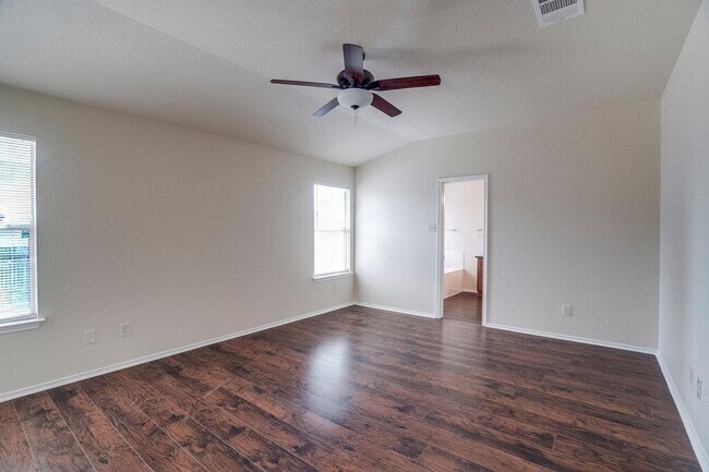 Building Photo - 1313 Honey Blossom Dr